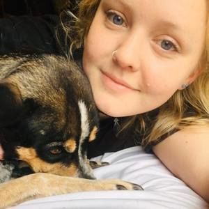 Meet your Posher, Elise